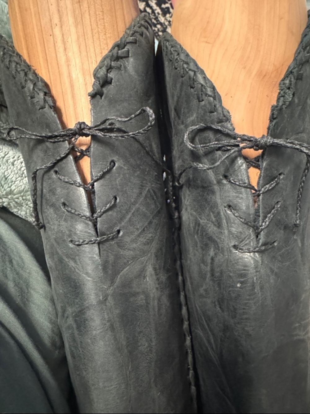 LANE WOMEN'S PLAIN JANE DISTRESSED
ROUND TOE WESTERN BOOTS in Black Size 6 - Picture 10 of 12